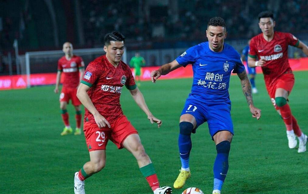 武汉三镇发布备战花絮，集结日主帅复盘，欧冠任务艰巨，赛程密集仍需轮换的简单介绍开云官网